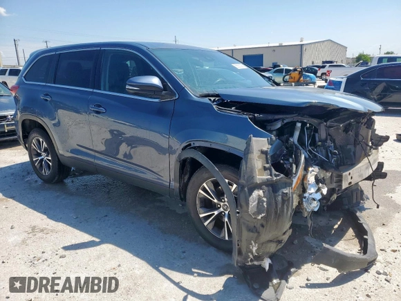 2019 Toyota Highlander LE z VIN 5TDZZRFH0KS324788, wystawiony jako Copart lot #56583055 z przebiegiem 167 001 mil mil oraz Szkoda całkowita • Salvage title. Historia ofert i sprzedaży dostępna na DreamBid. Obrazek 4.