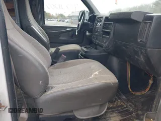 2015 GMC Savana Cargo Van with VIN 1GTW7FCF4F1900721, listed as a IAAI auction lot 41721202 with 228,699 mi miles. Bid and sale history available at carsss.com. Image 5.