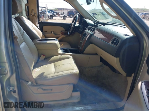2007 Chevrolet Suburban LTZ with VIN 3GNFC16007G143249, listed as a IAAI auction lot 42097911 with 212,899 mi miles. Bid and sale history available at carsss.com. Image 5.