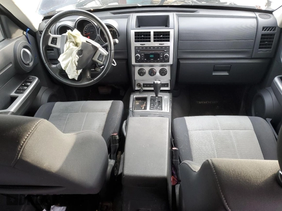 2007 Dodge Nitro R/T z VIN 1D8GT58697W677391, wystawiony jako Copart lot #46142865 z przebiegiem 193 050 mil mil oraz Szkoda całkowita • Salvage title. Historia ofert i sprzedaży dostępna na DreamBid. Obrazek 8.