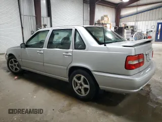 1999 Volvo S70 z VIN YV1LT56D8X2580778, wystawiony jako Copart lot #69043594 z przebiegiem 166 718 mil mil oraz Szkody całkowita. Historia ofert i sprzedaży dostępna na DreamBid. Obrazek 2.