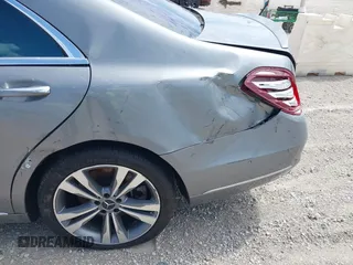 2015 Mercedes-Benz S 550 z VIN WDDUG8FB3FA142954, wystawiony jako IAAI lot #39795621 z przebiegiem 111 415 mil mil oraz . Historia ofert i sprzedaży dostępna na DreamBid. Obrazek 18.