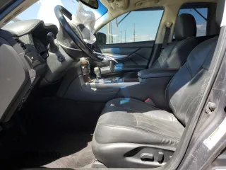 2013 Infiniti M with VIN JN1BY1APXDM510926, listed as a Copart auction lot 51700125 with 111,045 mi miles and Salvage title. Bid and sale history available at DreamBid. Image 7.