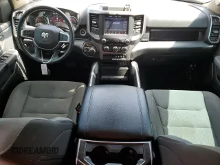 2020 Ram 1500 Big Horn z VIN 1C6SRFBT5LN162892, wystawiony jako Copart lot #57483275 z przebiegiem 49 102 mil mil oraz Szkoda całkowita • Salvage title. Historia ofert i sprzedaży dostępna na DreamBid. Obrazek 8.