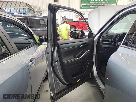 2021 Toyota Highlander XLE with VIN 5TDHZRBH0MS558143, listed as a IAAI auction lot 42859323 with 41,722 mi miles and . Bid and sale history available at DreamBid. Image 21.