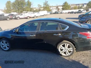 2013 Nissan Altima SV with VIN 1N4BL3AP1DN536533, listed as a IAAI auction lot 41749463 with 110,261 mi miles and . Bid and sale history available at DreamBid. Image 14.