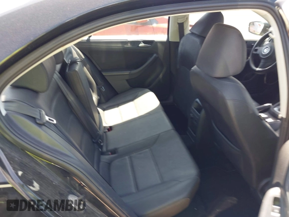 2012 Volkswagen Jetta SE z VIN 3VWDP7AJ2CM351066, wystawiony jako IAAI lot #42091019 z przebiegiem 108 748 mil mil oraz . Historia ofert i sprzedaży dostępna na DreamBid. Obrazek 8.