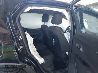 2018 Chevrolet Trax LS with VIN 3GNCJKSB0JL334237, listed as a IAAI auction lot 41992791 with 121,521 mi miles. Bid and sale history available at carsss.com. Image 8.