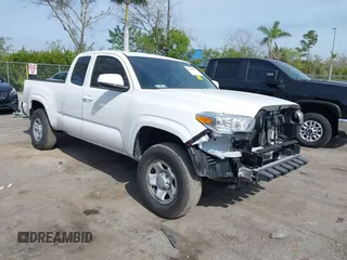 2023 Toyota Tacoma SR z VIN 3TYRZ5CN4PT028638, wystawiony jako IAAI lot #41452449 z przebiegiem 33 468 mil mil oraz . Historia ofert i sprzedaży dostępna na DreamBid. Obrazek 1.