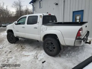 2015 Toyota Tacoma with VIN 3TMLU4EN8FM183988, listed as a Copart auction lot 44211605 with 90,205 mi miles and Salvage Title. Bid and sale history available at carsss.com. Image 2.