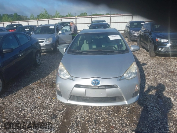 2014 Toyota Prius One z VIN JTDKDTB31E1563677, wystawiony jako IAAI lot #42134898 z przebiegiem 233 201 mil mil oraz . Historia ofert i sprzedaży dostępna na DreamBid. Obrazek 13.
