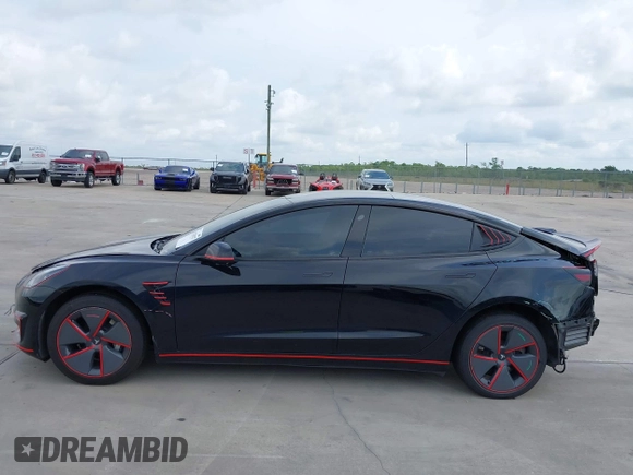 2023 Tesla Model 3 z VIN 5YJ3E1EA5PF484040, wystawiony jako IAAI lot #42128327 z przebiegiem 51 210 mil mil oraz . Historia ofert i sprzedaży dostępna na DreamBid. Obrazek 14.