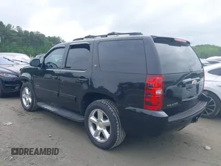 2010 Chevrolet Tahoe LT z VIN 1GNMCBE38AR113187, wystawiony jako IAAI lot #42120278 z przebiegiem 190 030 mil mil oraz . Historia ofert i sprzedaży dostępna na DreamBid. Obrazek 14.