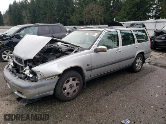 2000 Volvo V70 with VIN YV1LZ56DXY2657666, listed as a Copart auction lot 86204324 with 180,199 mi miles and Salvage title. Bid and sale history available at DreamBid. Image 1.