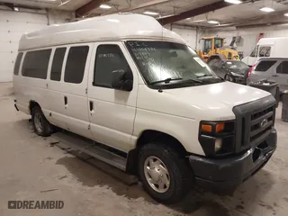 2013 Ford Econoline Wagon XL with VIN 1FBSS3BLXDDB17809, listed as a IAAI auction lot 41280844 with 110,081 mi miles. Bid and sale history available at carsss.com. Image 1.
