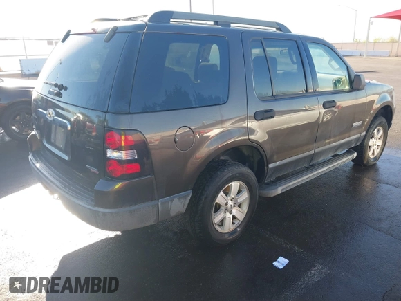 2006 Ford Explorer XLS with VIN 1FMEU62E76UA08339, listed as a IAAI auction lot 41885847 with 126,808 mi miles. Bid and sale history available at carsss.com. Image 4.