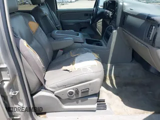 2005 Chevrolet Suburban LS with VIN 3GNEC16ZX5G140284, listed as a IAAI auction lot 42431121 with 320,910 mi miles and . Bid and sale history available at DreamBid. Image 5.