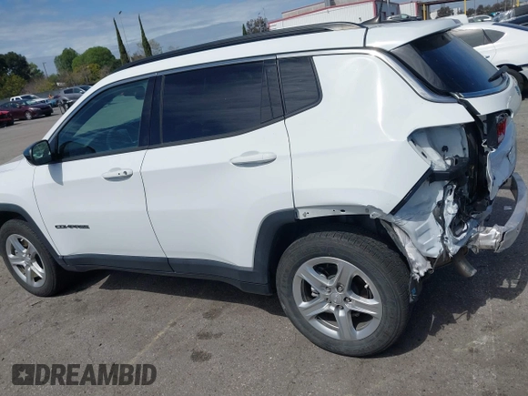 2023 Jeep Compass Latitude z VIN 3C4NJDBN1PT538478, wystawiony jako IAAI lot #41804312 z przebiegiem 14 228 mil mil oraz . Historia ofert i sprzedaży dostępna na DreamBid. Obrazek 15.