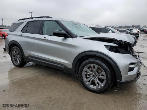 2022 Ford Explorer XLT with VIN 1FMSK7DH4NGB72263, listed as a Copart auction lot 45768995 with NaN miles and Salvage Title. Bid and sale history available at carsss.com. Image 4.
