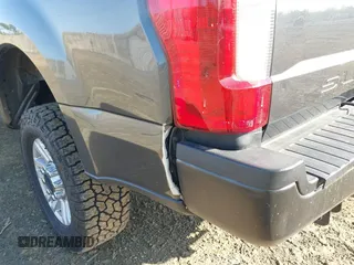 2018 Ford Super Duty F-250 SRW XL with VIN 1FT7W2B64JEC34849, listed as a IAAI auction lot 41970883 with 191,631 mi miles. Bid and sale history available at carsss.com. Image 6.