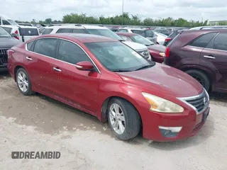 2015 Nissan Altima SV with VIN 1N4AL3AP1FC486873, listed as a IAAI auction lot 42032286 with 116,618 mi miles and . Bid and sale history available at carsss.com. Image 1.