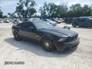 2014 Ford Mustang GT z VIN 1ZVBP8CFXE5225990, wystawiony jako Copart lot #55694085 z przebiegiem 116 477 mil mil oraz Szkoda całkowita • Salvage title. Historia ofert i sprzedaży dostępna na DreamBid. Obrazek 4.