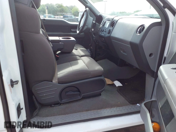 2006 Ford F-150 XL with VIN 1FTPX12VX6NB83220, listed as a IAAI auction lot 42001770 with 228,216 mi miles. Bid and sale history available at carsss.com. Image 5.