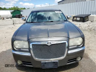 2008 Chrysler 300 C Hemi z VIN 2C3KA63H28H287802, wystawiony jako Copart lot #55748875 z przebiegiem 218 568 mil mil oraz Nie do naprawy • Non repairable. Historia ofert i sprzedaży dostępna na DreamBid. Obrazek 5.