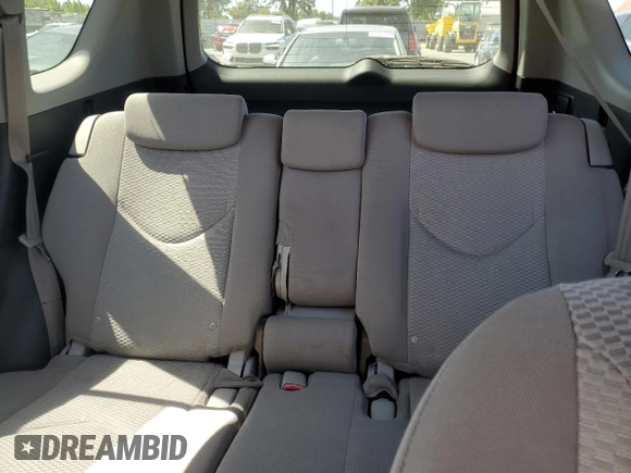 2007 Toyota RAV4 Limited z VIN JTMZD31VX76028452, wystawiony jako Copart lot #61800635 z przebiegiem 149 784 mil mil oraz Czysty tytuł • Clean title. Historia ofert i sprzedaży dostępna na DreamBid. Obrazek 10.