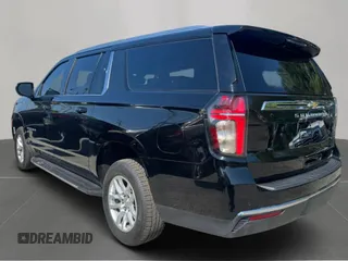 2021 Chevrolet Suburban LT z VIN 1GNSCCKD2MR303016, wystawiony jako Copart lot #57201425 z przebiegiem 244 286 mil mil oraz Czysty tytuł • Clean title. Historia ofert i sprzedaży dostępna na DreamBid. Obrazek 3.