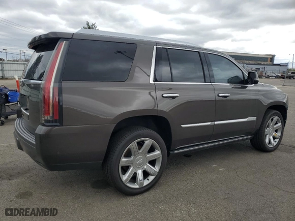 2020 Cadillac Escalade Premium Luxury with VIN 1GYS4CKJ7LR156518, listed as a Copart auction lot 53136925 with 87,706 mi miles and Salvage Title. Bid and sale history available at carsss.com. Image 3.