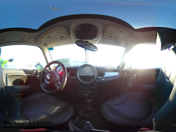 2011 MINI Hardtop with VIN WMWSU3C58BT097825, listed as a IAAI auction lot 42040442 with 141,978 mi miles and . Bid and sale history available at DreamBid. Image 18.