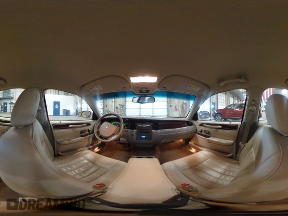 2005 Lincoln Town Car Signature z VIN 1LNHM81W55Y670818, wystawiony jako Copart lot #53279985 z przebiegiem 95 939 mil mil oraz Szkoda całkowita • Salvage title. Historia ofert i sprzedaży dostępna na DreamBid. Obrazek 14.