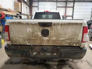 2022 Ram 2500 Tradesman z VIN 3C6UR5HJ3NG365610, wystawiony jako Copart lot #48679065 z przebiegiem 92 703 mil mil oraz Szkoda całkowita • Salvage title. Historia ofert i sprzedaży dostępna na DreamBid. Obrazek 6.
