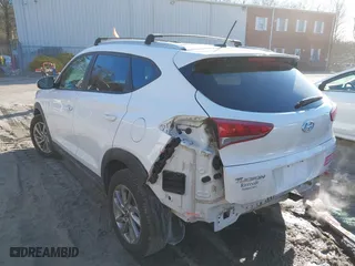 2016 Hyundai Tucson SE with VIN KM8J3CA45GU245793, listed as a IAAI auction lot 41601244 with 116,701 mi miles. Bid and sale history available at carsss.com. Image 3.