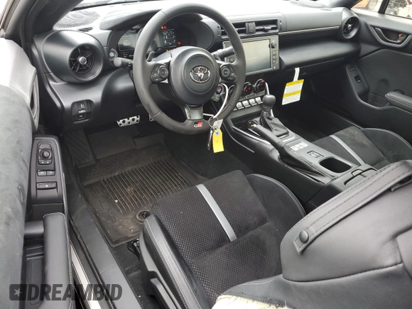 2024 Toyota GR86 Premium with VIN JF1ZNBE11R8754969, listed as a Copart auction lot 60756684 with 561 mi miles and Salvage Title. Bid and sale history available at carsss.com. Image 8.