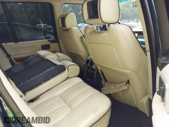 2011 Land Rover Range Rover SC с VIN SALMF1E40BA335637, выставлен на аукционе IAAI как лот 42467213 с пробегом 148 488 миль миль и . История ставок и продаж доступна на DreamBid. Изображение 8.