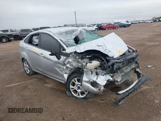 2015 Ford Fiesta SE with VIN 3FADP4BJ2FM220598, listed as a IAAI auction lot 41213342 with 1 mi miles. Bid and sale history available at carsss.com. Image 1.