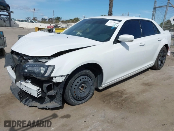 2021 Chrysler 300 with VIN 2C3CCABG5MH533004, listed as a IAAI auction lot 41916640 with 72,720 mi miles. Bid and sale history available at carsss.com. Image 20.