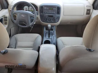 2005 Ford Escape XLS Value with VIN 1FMYU02Z05KA40024, listed as a Copart auction lot 66042064 with 130,677 mi miles and Salvage Title. Bid and sale history available at carsss.com. Image 8.