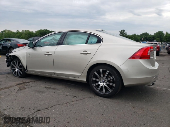 2018 Volvo S60 Inscription Platinum with VIN LYV402TM4JB165792, listed as a Copart auction lot 63076324 with 20,033 mi miles and Salvage Title. Bid and sale history available at carsss.com. Image 2.