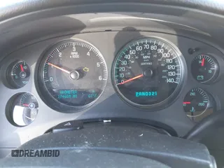 2009 Chevrolet Tahoe Police z VIN 1GNEC03009R163269, wystawiony jako IAAI lot #41500347 z przebiegiem 174 609 mil mil oraz . Historia ofert i sprzedaży dostępna na DreamBid. Obrazek 7.