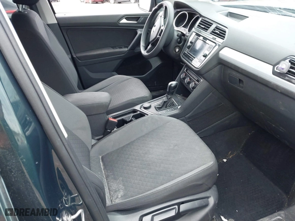 2019 Volkswagen Tiguan S with VIN 3VV0B7AX8KM178139, listed as a IAAI auction lot 41860225 with 97,980 mi miles. Bid and sale history available at carsss.com. Image 5.
