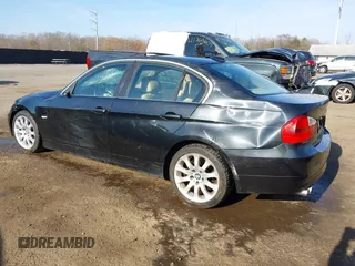 2006 BMW 3 Series 330xi with VIN WBAVD33546KV67597, listed as a IAAI auction lot 41754619 with 1 mi miles. Bid and sale history available at carsss.com. Image 3.