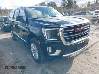 2023 GMC Yukon XL SLT z VIN 1GKS2GKD2PR562956, wystawiony jako IAAI lot #41202979 z przebiegiem 14 938 mil mil oraz . Historia ofert i sprzedaży dostępna na DreamBid. Obrazek 1.