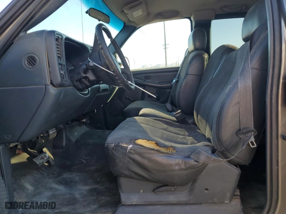 2002 Chevrolet Silverado 1500 Work Truck with VIN 2GCEC19XX21127719, listed as a Copart auction lot 81200654 with 122,857 mi miles and Salvage Title. Bid and sale history available at carsss.com. Image 7.