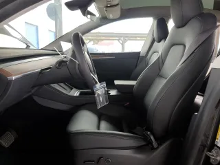 2025 Tesla Model Y Long Range with VIN 7SAYGDED2SF234388, listed as a Copart auction lot 47250965 with 3,702 mi miles and Salvage Title. Bid and sale history available at DreamBid. Image 7.
