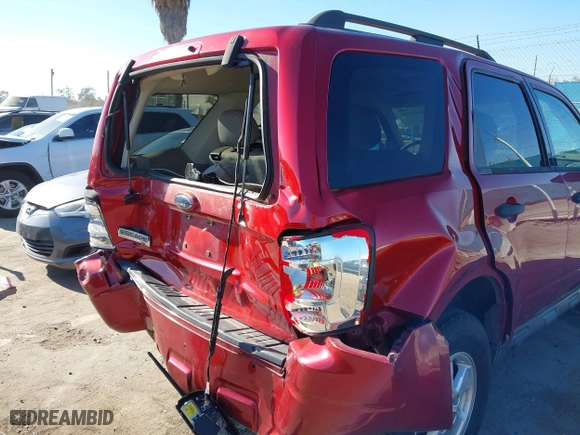 2008 Ford Escape XLT with VIN 1FMCU03138KB98896, listed as a IAAI auction lot 41845243 with 217,738 mi miles. Bid and sale history available at carsss.com. Image 6.