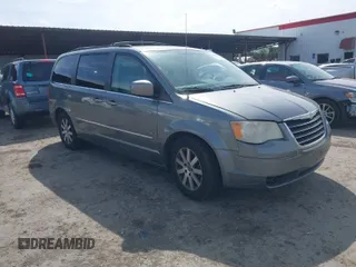 2009 Chrysler Town & Country Touring with VIN 2A8HR54179R641621, listed as a IAAI auction lot 41841486 with 198,877 mi miles. Bid and sale history available at carsss.com. Image 1.