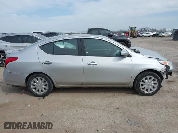 2019 Nissan Versa SV z VIN 3N1CN7AP9KL838989, wystawiony jako IAAI lot #41783881 z przebiegiem 78 934 mil mil oraz . Historia ofert i sprzedaży dostępna na DreamBid. Obrazek 14.
